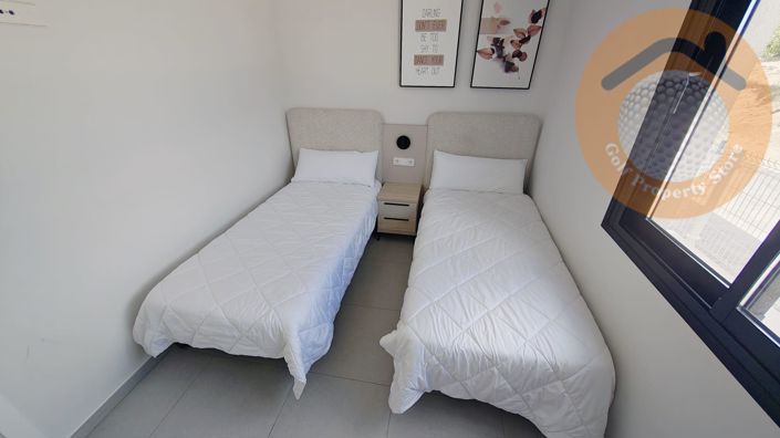 Image No.16-2 Bed Townhouse for sale