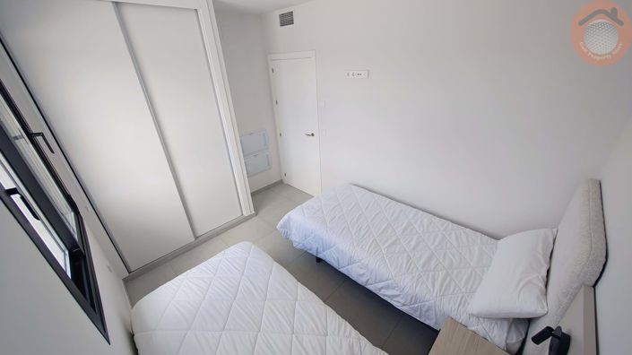 Image No.18-2 Bed Townhouse for sale