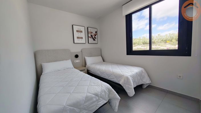 Image No.19-2 Bed Townhouse for sale