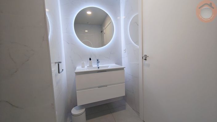 Image No.20-2 Bed Townhouse for sale