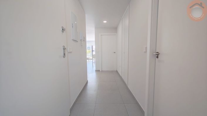 Image No.25-2 Bed Townhouse for sale