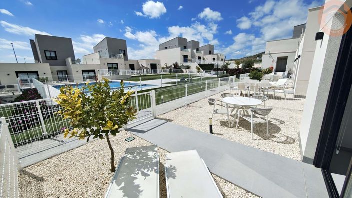 Image No.26-2 Bed Townhouse for sale