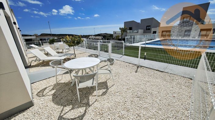 Image No.27-2 Bed Townhouse for sale