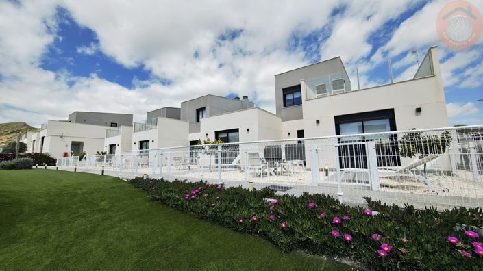 Image No.28-2 Bed Townhouse for sale