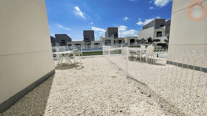 Image No.30-2 Bed Townhouse for sale