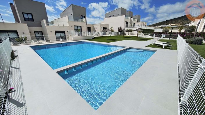 Image No.32-2 Bed Townhouse for sale