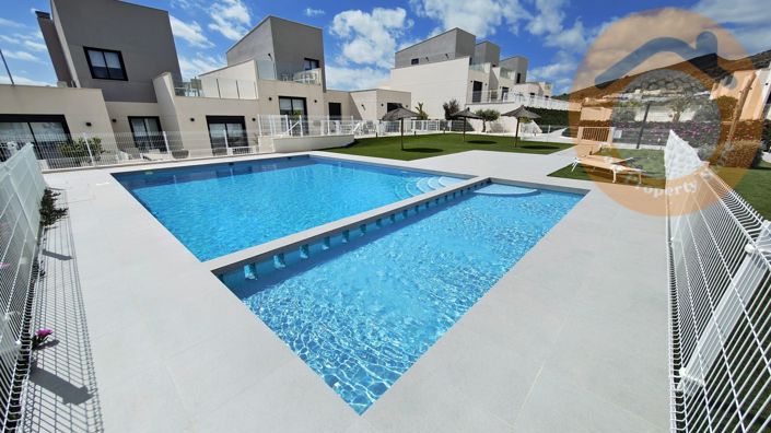 Image No.32-2 Bed Townhouse for sale