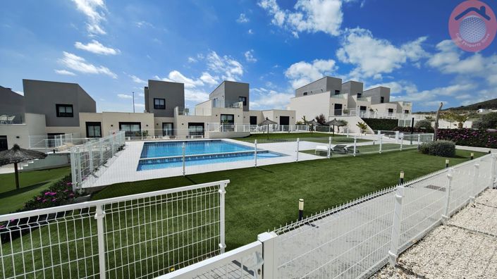 Image No.33-2 Bed Townhouse for sale