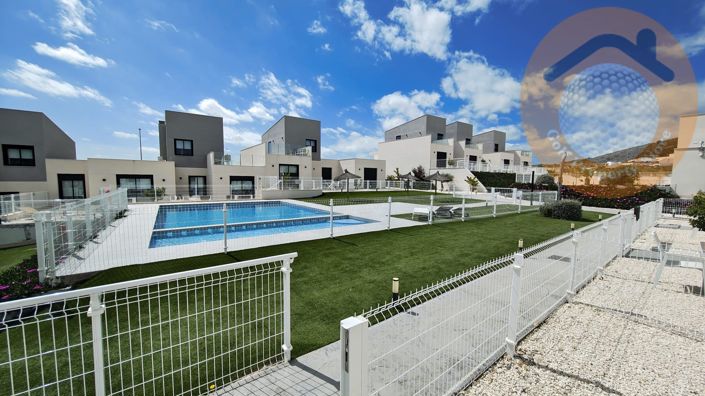 Image No.35-2 Bed Townhouse for sale