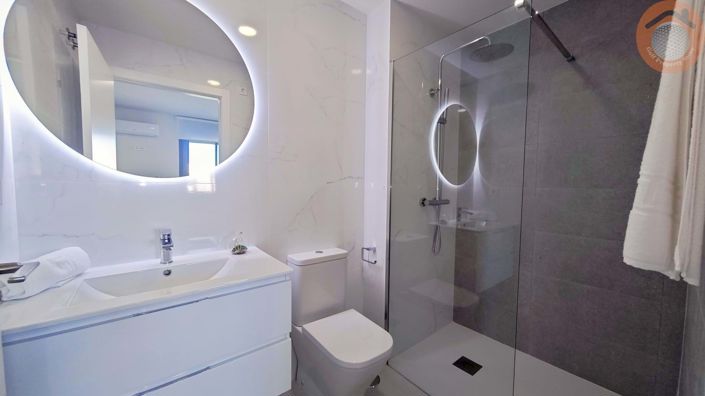 Image No.12-3 Bed Townhouse for sale