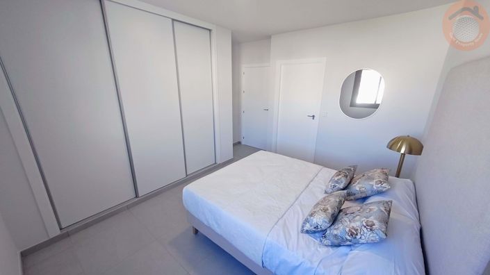 Image No.16-3 Bed Townhouse for sale