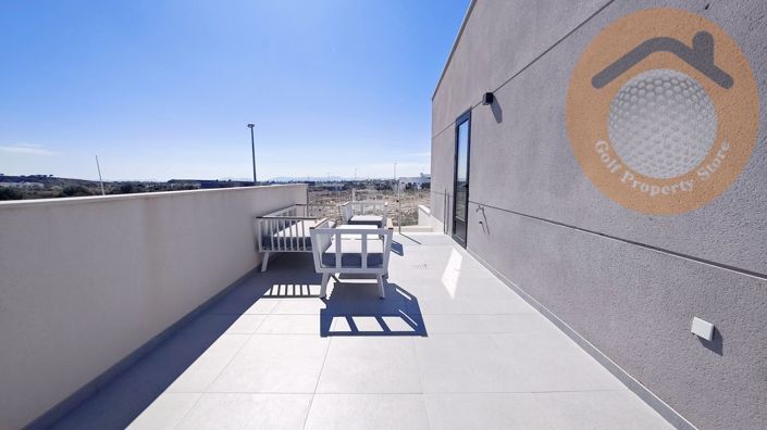 Image No.18-3 Bed Townhouse for sale