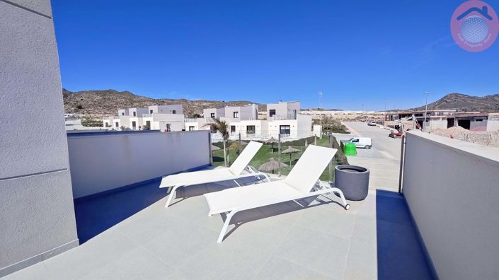 Image No.21-3 Bed Townhouse for sale