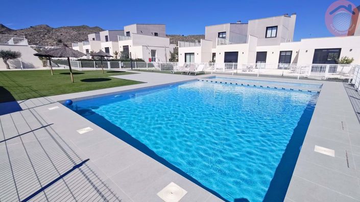 Image No.23-3 Bed Townhouse for sale