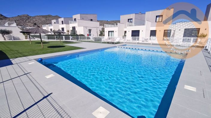 Image No.23-3 Bed Townhouse for sale