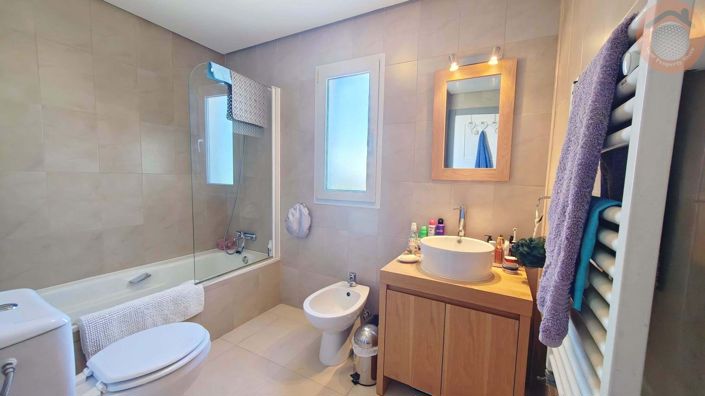 Image No.24-2 Bed Townhouse for sale