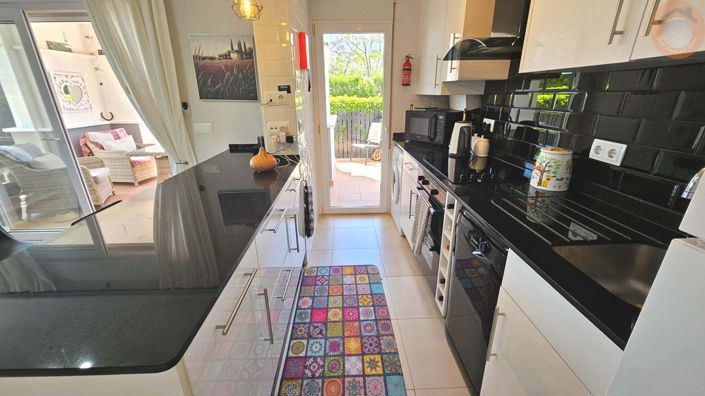 Image No.9-2 Bed Townhouse for sale