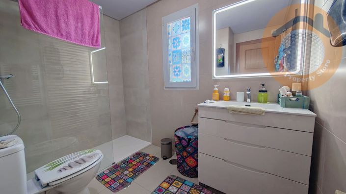 Image No.16-2 Bed Townhouse for sale