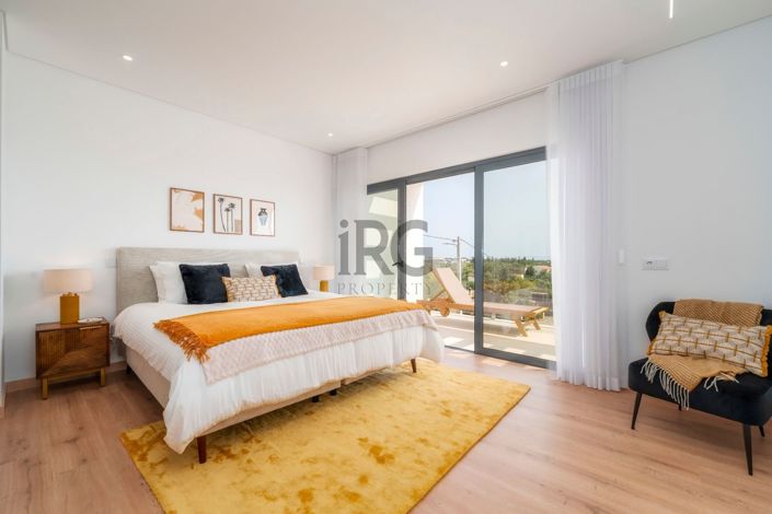 Image No.36-3 Bed Townhouse for sale