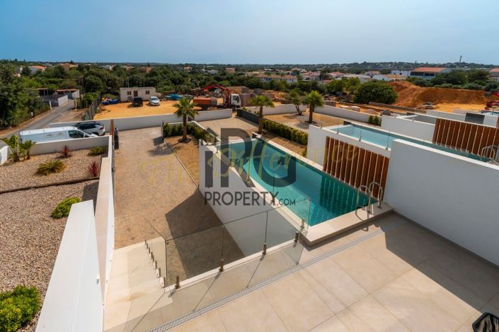 Image No.47-3 Bed Townhouse for sale