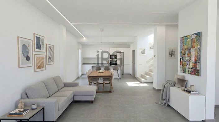 Image No.6-3 Bed Townhouse for sale