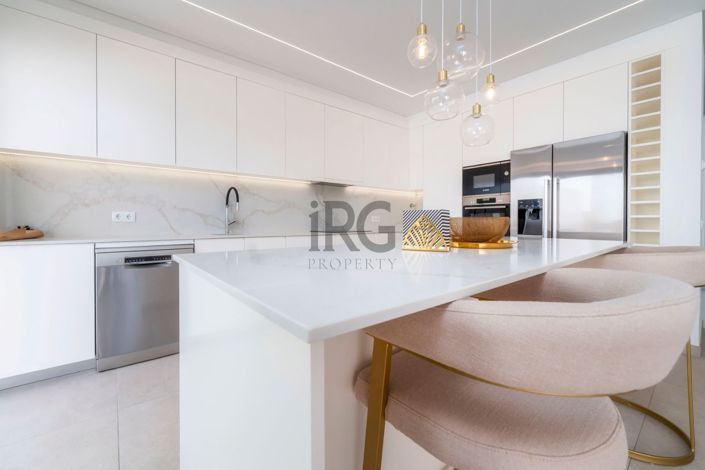 Image No.8-3 Bed Townhouse for sale