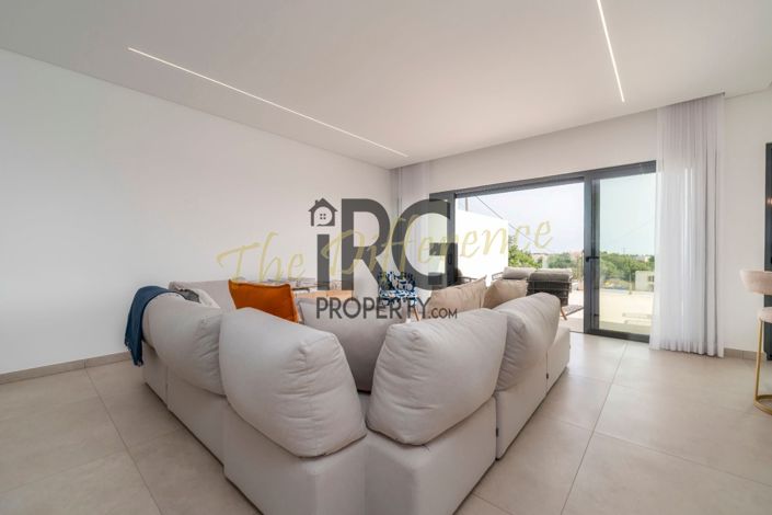 Image No.9-3 Bed Townhouse for sale