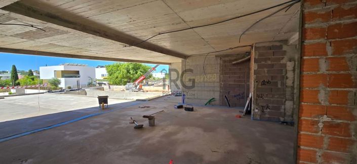 Image No.9-4 Bed Villa for sale