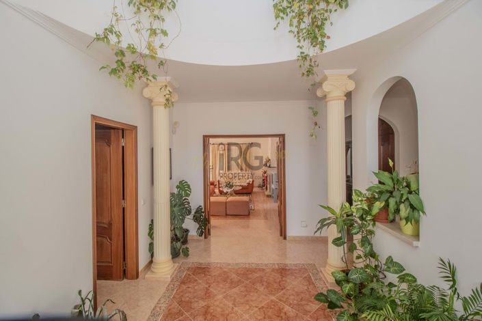 Image No.3-5 Bed Villa for sale