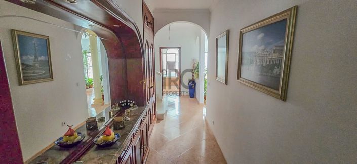 Image No.7-5 Bed Villa for sale