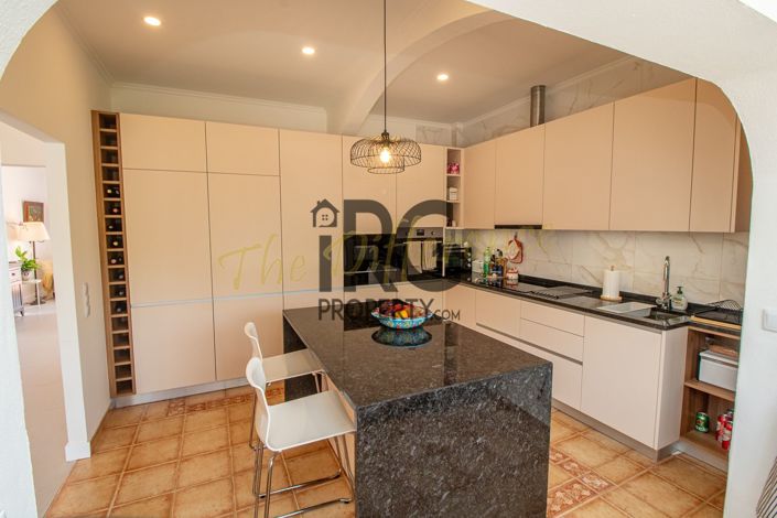 Image No.10-4 Bed Villa for sale