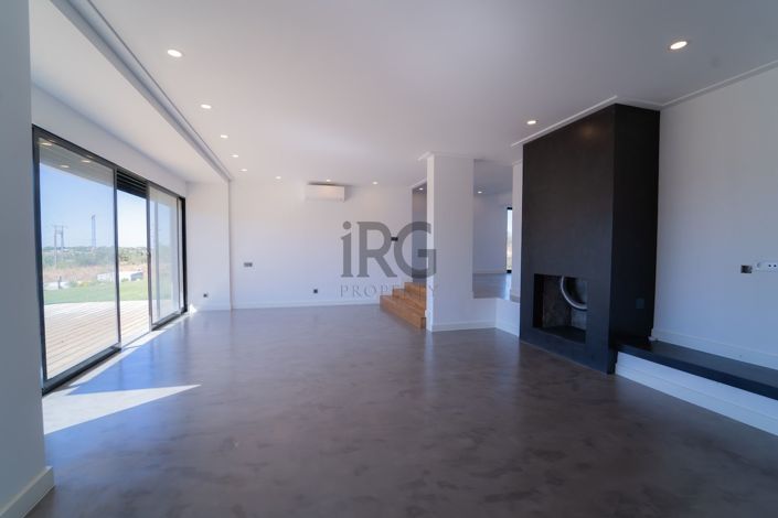 Image No.10-5 Bed Villa for sale