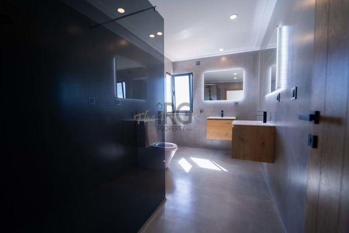 Image No.20-5 Bed Villa for sale