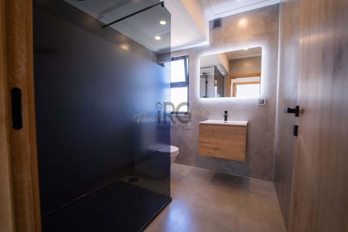 Image No.28-5 Bed Villa for sale