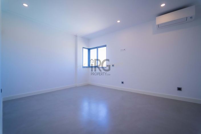 Image No.38-5 Bed Villa for sale