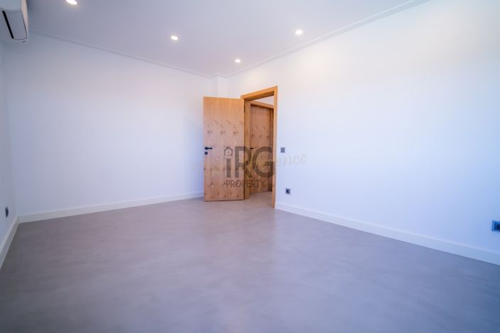 Image No.39-5 Bed Villa for sale