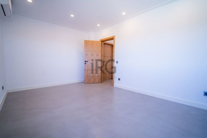 Image No.39-5 Bed Villa for sale