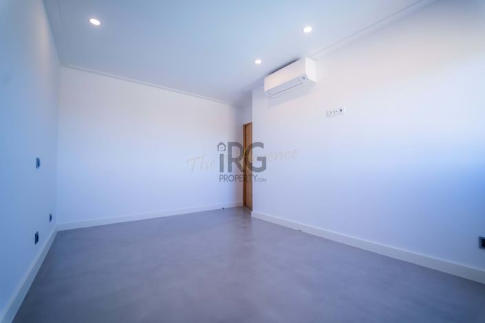 Image No.41-5 Bed Villa for sale