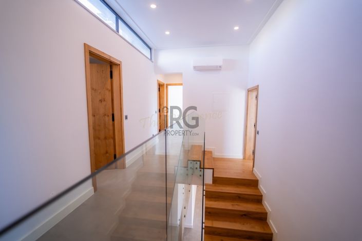 Image No.43-5 Bed Villa for sale