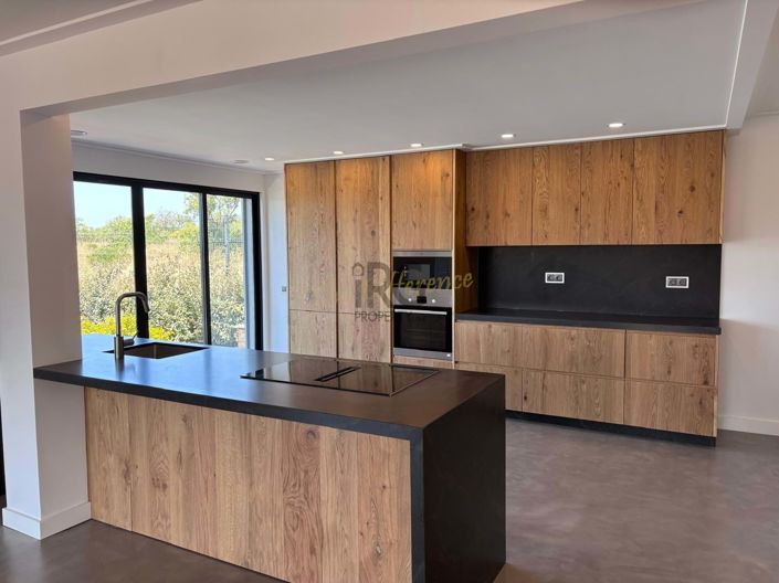 Image No.53-5 Bed Villa for sale