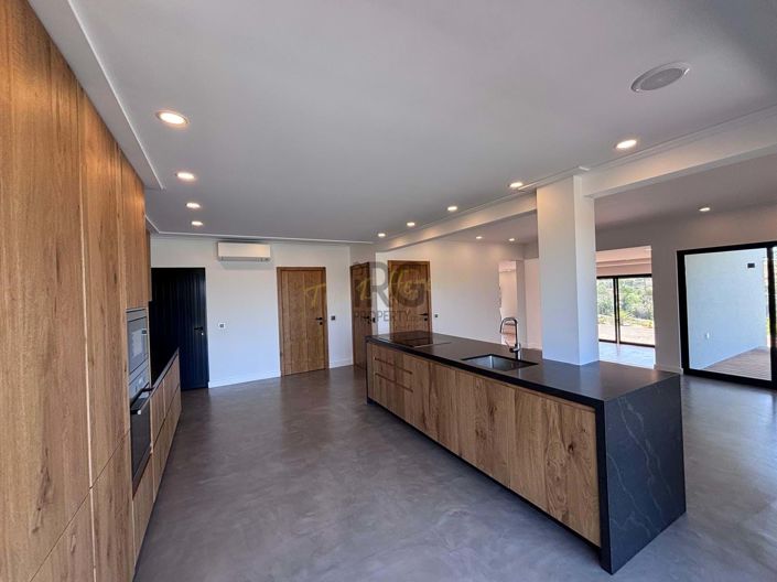 Image No.58-5 Bed Villa for sale