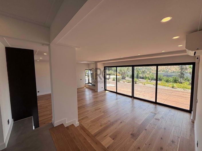 Image No.60-5 Bed Villa for sale