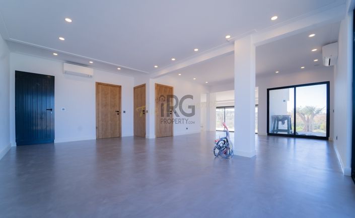 Image No.7-5 Bed Villa for sale