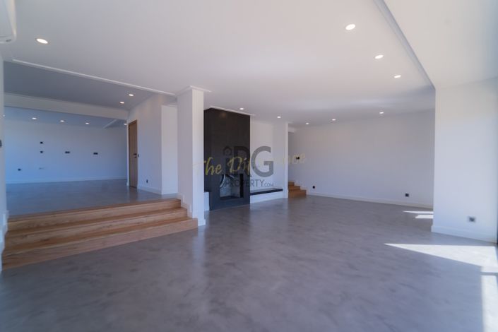 Image No.9-5 Bed Villa for sale