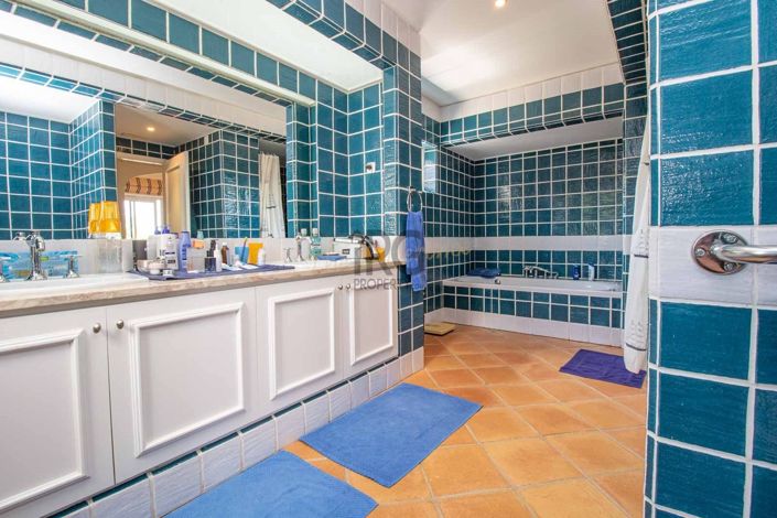 Image No.41-4 Bed Villa for sale