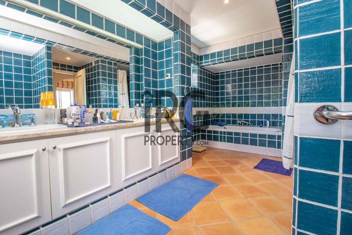 Image No.41-4 Bed Villa for sale