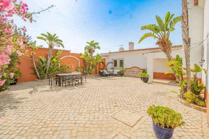 Image No.65-4 Bed Villa for sale