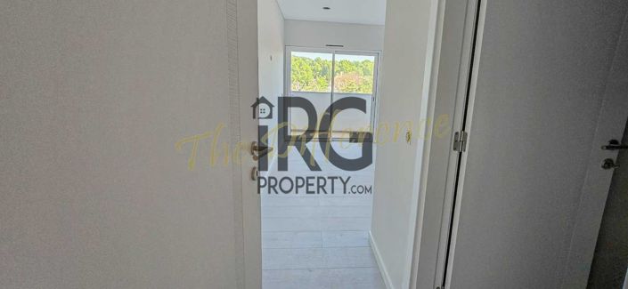 Image No.12-4 Bed Apartment for sale