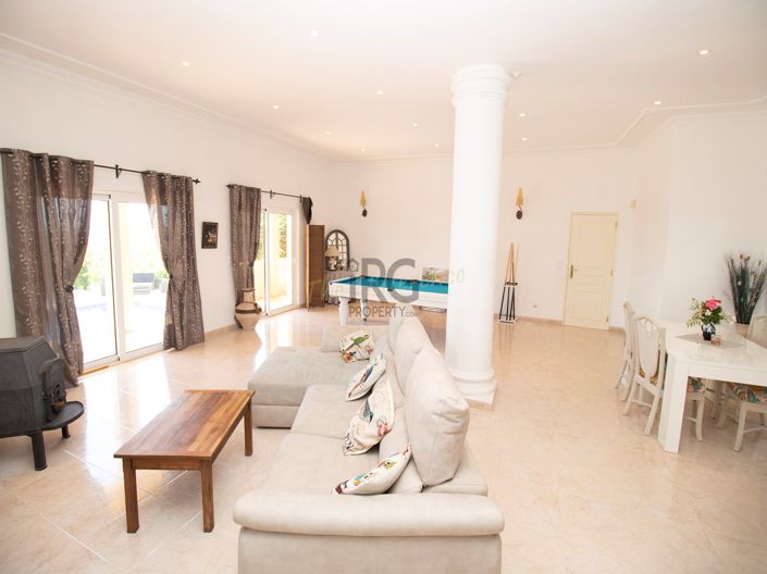 Image No.10-7 Bed Villa for sale