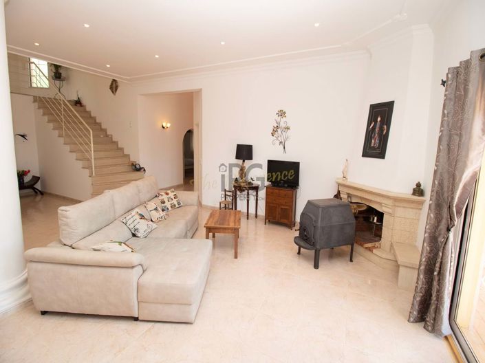 Image No.11-7 Bed Villa for sale